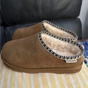 BearPaw Tan Suede Slippers with Patterned Trim never worn